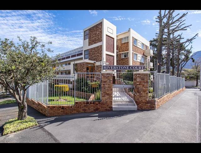 2 BEDROOM PROPERTY TO RENT IN WYNBERG UPPER